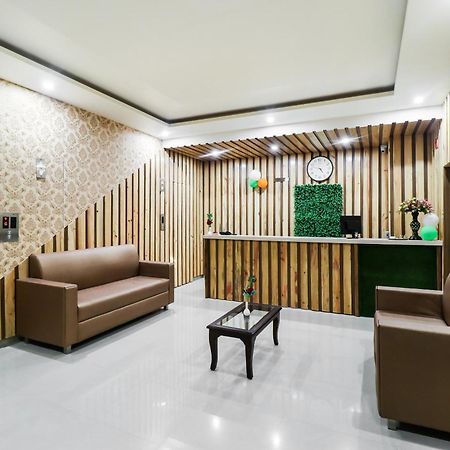 Hotel Grand 81 Faridabad Zewnętrze zdjęcie