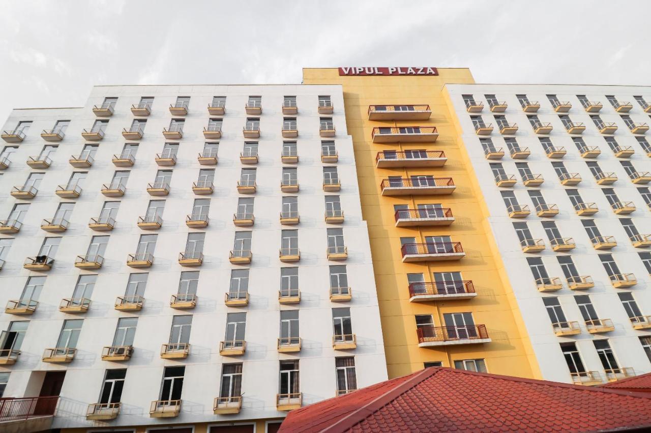 Hotel Grand 81 Faridabad Zewnętrze zdjęcie