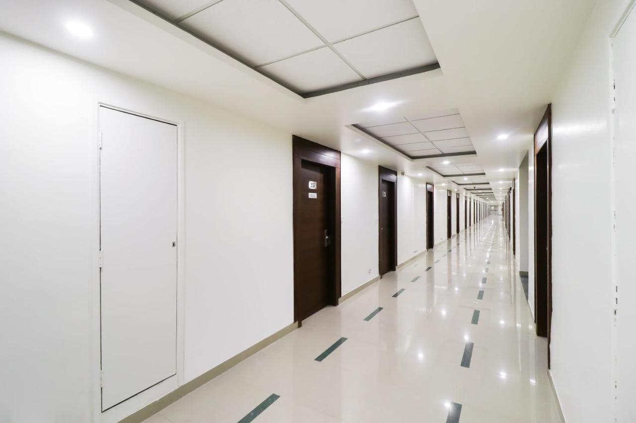 Hotel Grand 81 Faridabad Zewnętrze zdjęcie