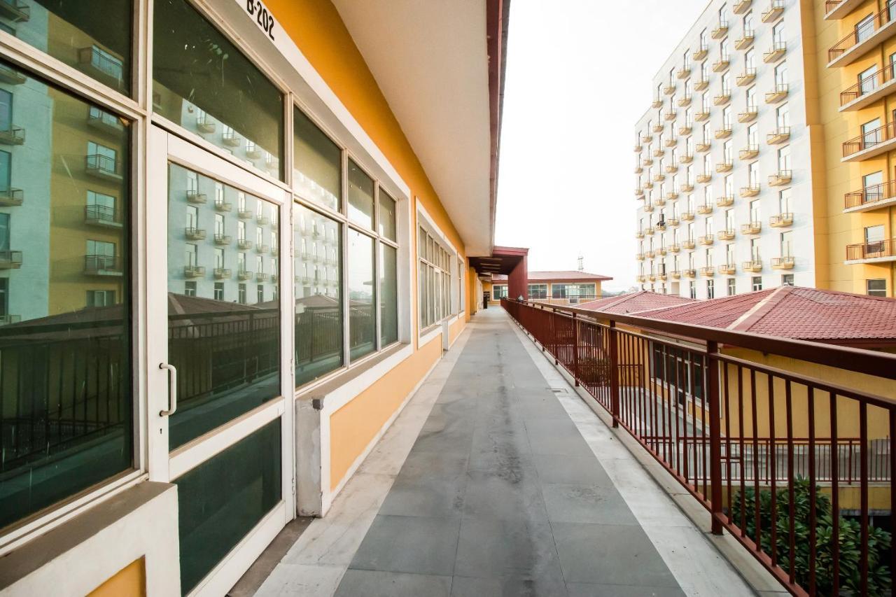 Hotel Grand 81 Faridabad Zewnętrze zdjęcie